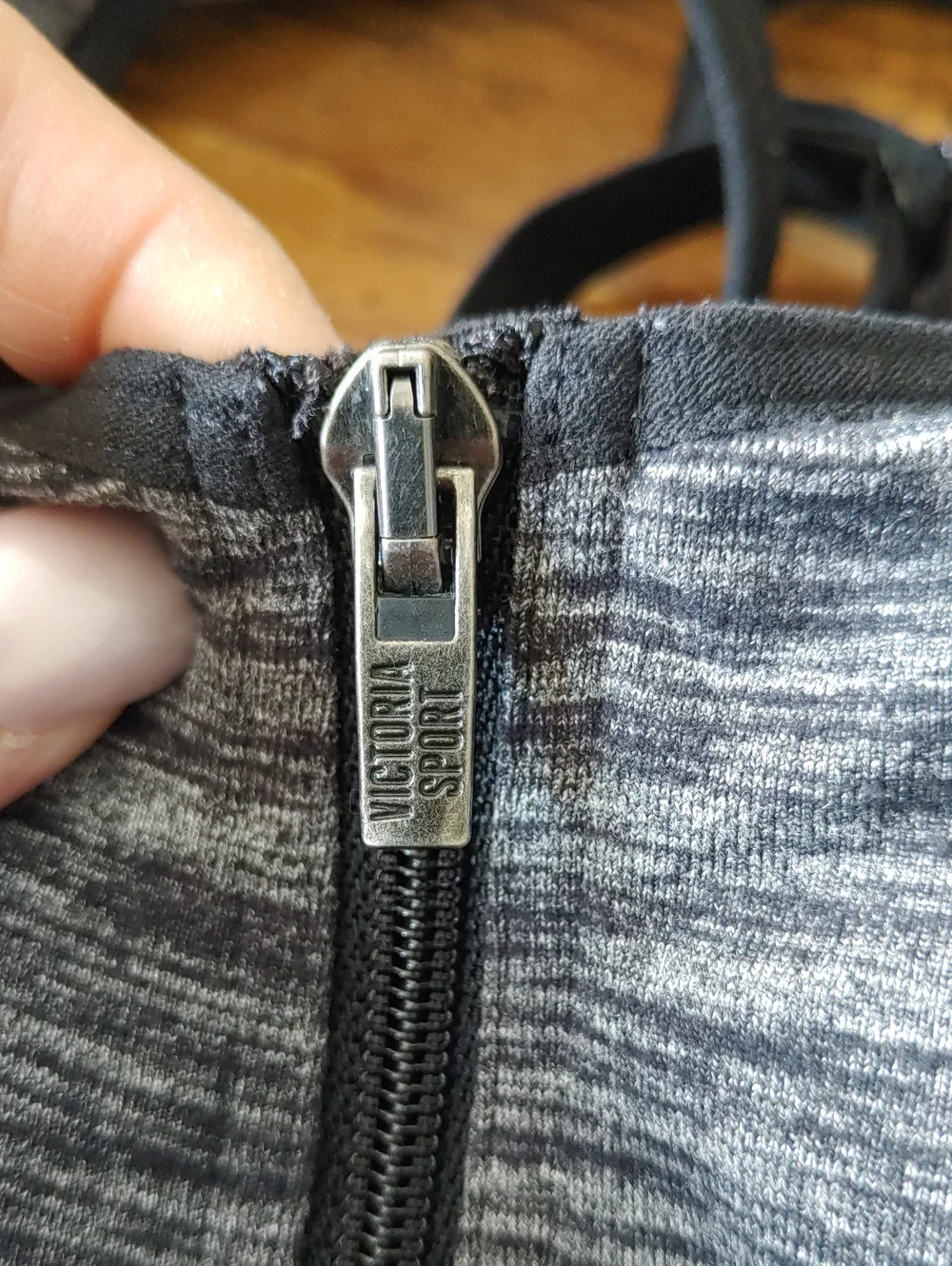 Victoria's Secret Sport 36B Sexy Heatherd Grey Sports Bra Built In Bra